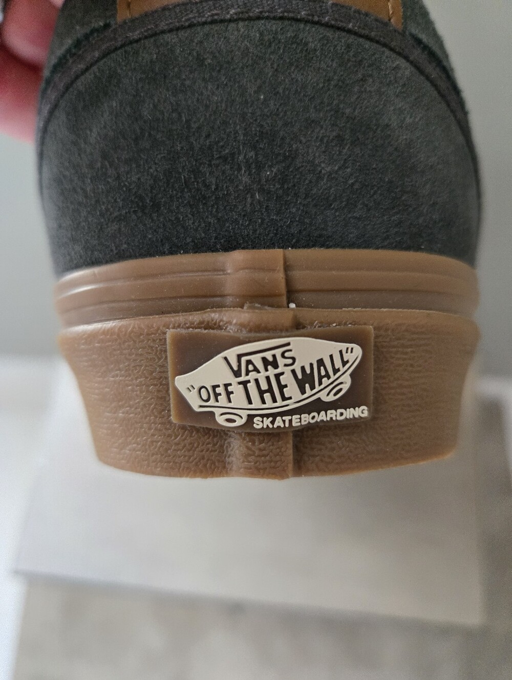 Vans Chukka Low Sidestripe shoes in the Dark Grey Gum colorway. Size 12- ⭐️NWOT⭐ - Picture 4 of 7